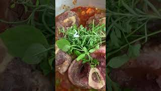 Ossobuco servido com arroz de ossobuco  feito na cerveja [upl. by Aicirpac]