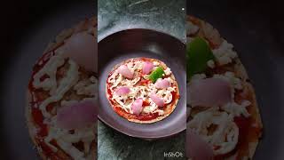 কিপ্টা বান্ধবী পাপড় দিয়ে Pizza বানিয়ে আমাদের treat দিয়েছিল 😂😂pizzarecipepapadpizza [upl. by Pangaro]