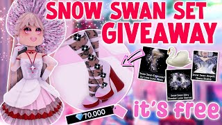 GET THE SNOW SWAN SET FOR FREE Royale High Updates 2023 [upl. by Asante33]