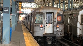 Westinghouse R68 D Train arriving into Coney Island Terminal [upl. by Oznerol]