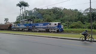 Trem Locotrol Carregado vindo do Paraná com destino ao Porto de São Francisco do SulSC 111024 [upl. by Ylrebma]