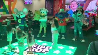 Vancouver wa Chuck E Cheese Me and my friends dance With Helen Munch Jasper August 2024 [upl. by Adanama]