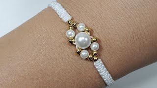 DIY Pulsera con perlas y cuentas fácil ❤️  Pulseras de Moda✔️ [upl. by Lashoh]