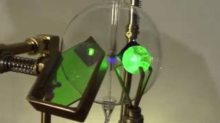 Laser Powered Radiometer with Uranium glass marble [upl. by Raynor30]