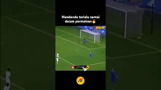 Kiper tersantai di BUMI‼️ viralvideo football sepakbolalucu [upl. by Baugh]