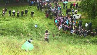 Cheese rolling at Coopers Hill Cotswolds 2011 [upl. by Einatirb]