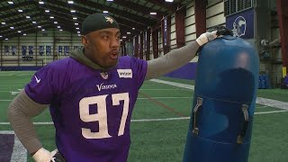 Everson Griffen Shows Us His Favorite Moves [upl. by Stalder]