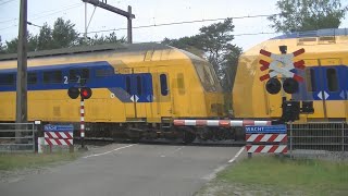 Spoorwegovergang Nunspeet  Dutch railroad crossing [upl. by Fox]