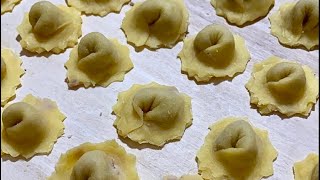 La vera ricetta dei CAPPELLETTI ToscoRomagnoli fatti in casa [upl. by Ahsela305]