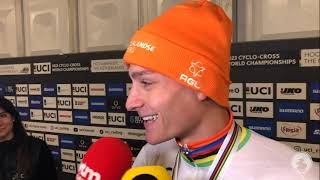 Mathieu van der Poel wint WK veldrijden in Hoogerheide quotDe manier waarop is speciaalquot  WIELERFLITS [upl. by Roselin341]