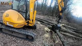 Working in the forest with excavator  Lavoro in bosco con escavatore [upl. by Ezarra21]