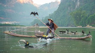 A Day in Life of a Old Fisherman Using Cormorant Birds To Catch Fish [upl. by Adiell237]