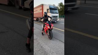 мотоТаня СНОВА ТАНЦУЕТ на дороге💃 мотоТаня motoTanya road dance moto girl bike girl ride [upl. by Zarihs779]