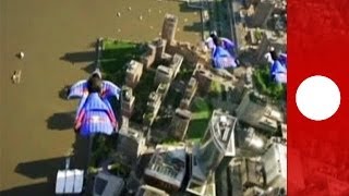 Vidéo  vol en « wingsuit » audessus des gratteciel de Manhattan [upl. by Gershon]