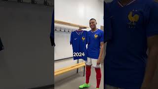 Kylian Mbappé présente le maillot bleu shorts [upl. by Echo]