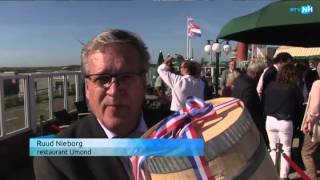 Veiling tweede vaatje Hollandse Nieuwe in IJmuiden [upl. by Rebmak]