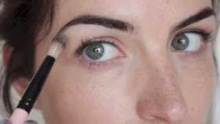 Comment maquiller ses sourcils [upl. by Ripleigh]