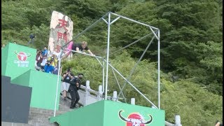 Parkour Competition Gives Visual Feast to Tourists at the Tianmen Mountain [upl. by Nnylsoj711]