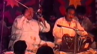 Tumhe Dillagi Bhool Jani Padegi by Nusrat Fateh Ali Khan Very Old Live Rare Video [upl. by Shifrah168]