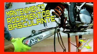 🥇Como ENGRASAR CAMBIAR RODAMIENTOS BASCULANTE MOTO  Mantenimiento FACIL Enduro  KTM 250 [upl. by Alleuqahs989]