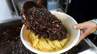 4000원짜리 짜장면  korean black noodle  jjajangmyeon  korean street food [upl. by Ayaladnot81]