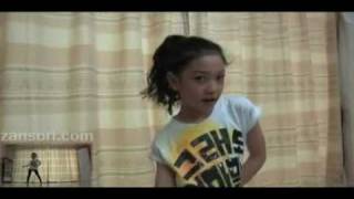 korean little girl dance coverChitty Chitty Bang Bang  Lee Hyori이효리 치티치티뱅뱅 [upl. by Rhines]