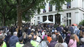 Viol de Courbevoie rassemblement en soutien Ã la jeune victime  AFP [upl. by Asyen563]