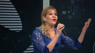 Cantora Márcia Ferreira na Rede Gênesis de Televisão [upl. by Cutty631]