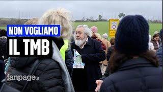 La protesta dei cittadini di Guidonia contro il Tmb quotNon vogliamo i rifiuti di Romaquot [upl. by Nwonknu]