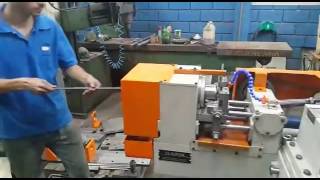 Laminadora de rosca Claufem 830 conjuada com torno automatico [upl. by Parcel]