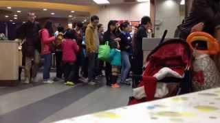 Queue jumping in China prank [upl. by Costello]