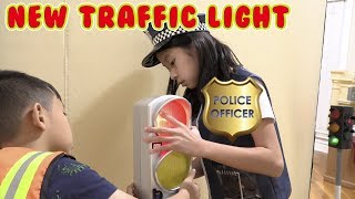 Pretend Play Police New Traffic Signal with Bigger Red Light [upl. by Oivatco]