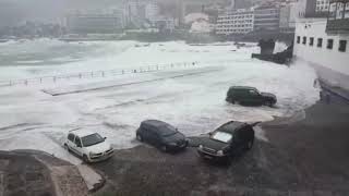 KanarenUnwetter 7 Meter hohe Wellen auf Teneriffa [upl. by Kciregor]