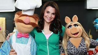 MUPPETS COOKIES  NERDY NUMMIES  ft Miss Piggy and Swedish Chef [upl. by Liggitt]