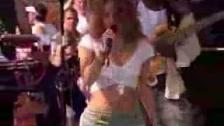 Shakira  Hips dont lie live Ellen Show [upl. by Nahpos]