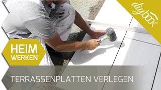 Terrassenplatten verlegen  Die Feinsteinzeug Terrasse im Drainagemörtel [upl. by Evania901]