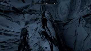 Skyrim  Elle descend de la montagne a cheval [upl. by Ahsitauq]