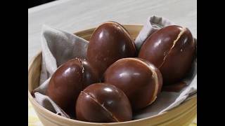 Tupperware  recette oeufs en chocolat fourrés au praliné [upl. by Jallier604]