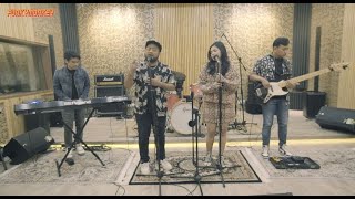 Medley Aku Bukan Untukmu  Cara Lupakanmu  Saat Kau Pergi  Cover by Funky Monkey ft Della Firdatia [upl. by Aziza]