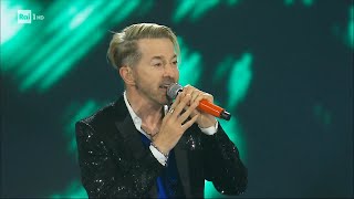 Limahl canta quotThe NeverEnding Storyquot  I migliori anni dellEstate 20052023 [upl. by Annaigroeg]