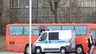 Okrzyki kibiców Legii Warszawa podczas wjazdu na stadion w Gdańsku Mecz Lechia Gdańsk  Legia [upl. by Francoise]