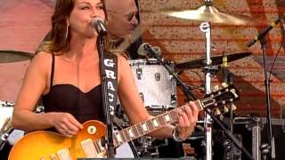 Gretchen Wilson  Theres A Place In The Whiskey Live at Farm Aid 2009 [upl. by Akiras]