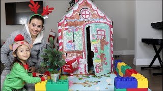 CHLOE AJUDA MAMÃE A MONTAR E DECORAR CASINHA DE PAPELÃO PARA O NATAL [upl. by Oswell]