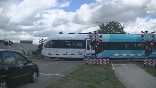 Spoorwegovergang Sappemeer  Dutch railroad crossing [upl. by Enelad]