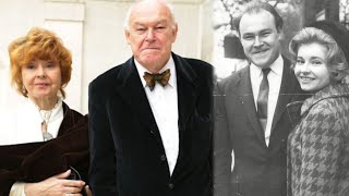 Prunella Scales amp Timothy West look so in love in unconventional wedding photo  Celebrity Weddings [upl. by Arednaxela4]