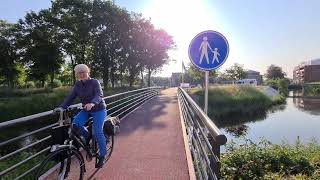 Hulst voetgangersbrug even afstappen voor de fietsers [upl. by Anelliw]