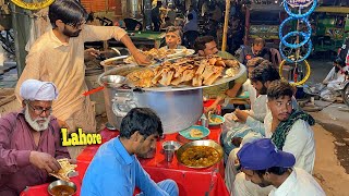 ROAD SIDE LAHORI DELICIOUS 🤤 HAFIZ BONG PAYE  CHEAPEST NIGHT STREET FOOD LAHORE PAKISTAN [upl. by Heng]