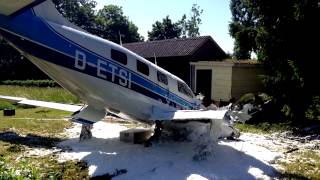 RT1 Aktuell Flugzeug stürzt in AugsburgMühlhausen in ein Grundstück [upl. by Natsirhc]