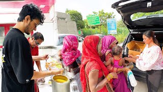 Cooking Food And Distributing On Road Side [upl. by Nicoli]