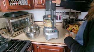 Breville Sous Chef 16 cup food processor demonstration of adjustable blade for dicing apples [upl. by Akitan604]